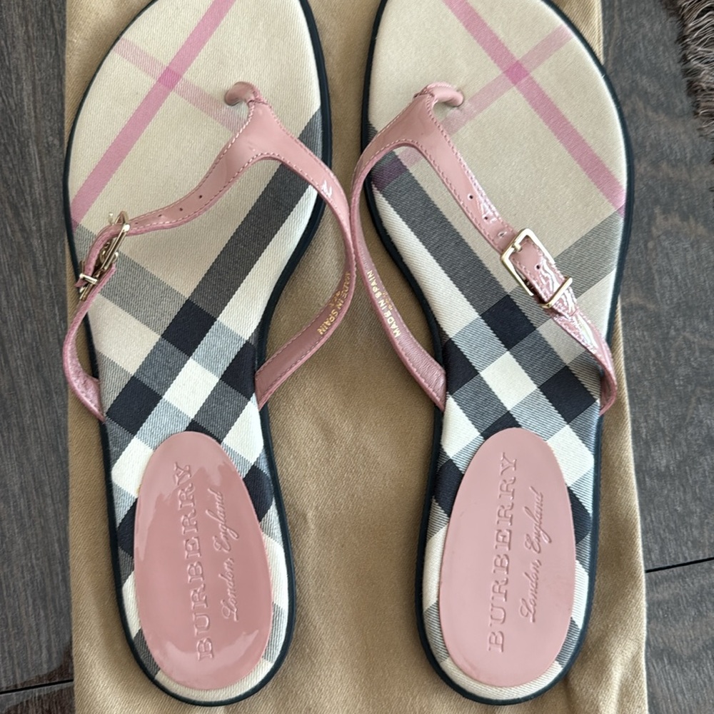 Burberry Pink and Black Sandals with Iconic Check Design. Size 39.5 Authentic - Picture 2 of 4